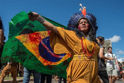  O Homem Cor de Aço - Eine Ode an die industrielle Zukunft Brasiliens!