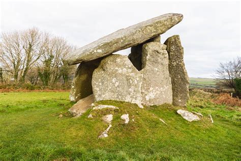  The Quoit: Ein rätselhaftes Meisterwerk aus Stein und Mythos!